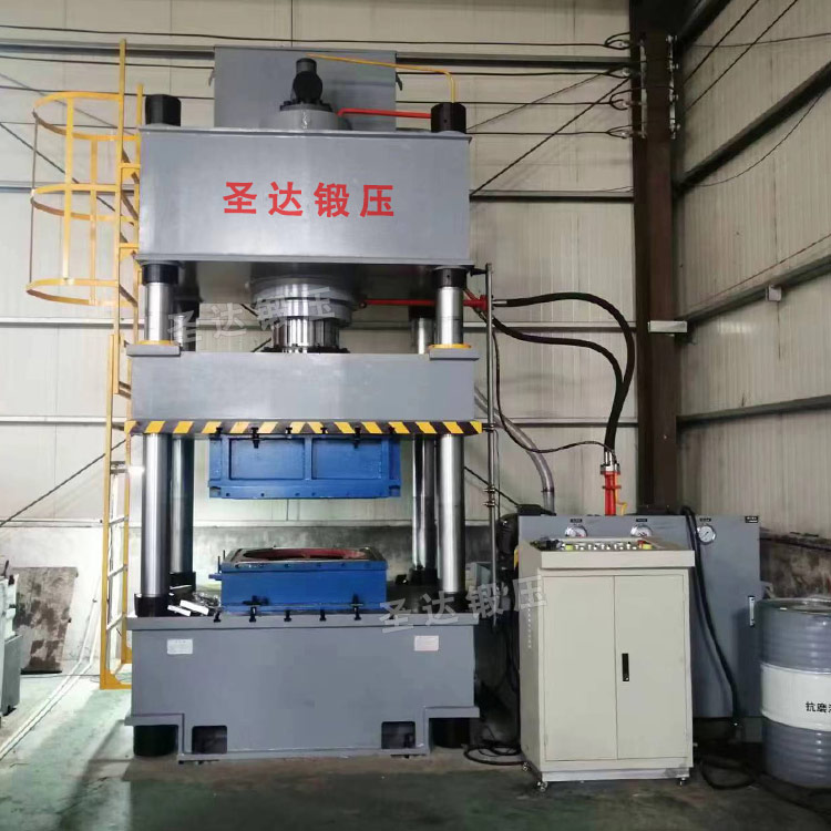不锈钢水箱板液压机客户现场（500吨四柱液压机）