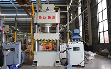 四柱液压机在工业制造中的关键作用
